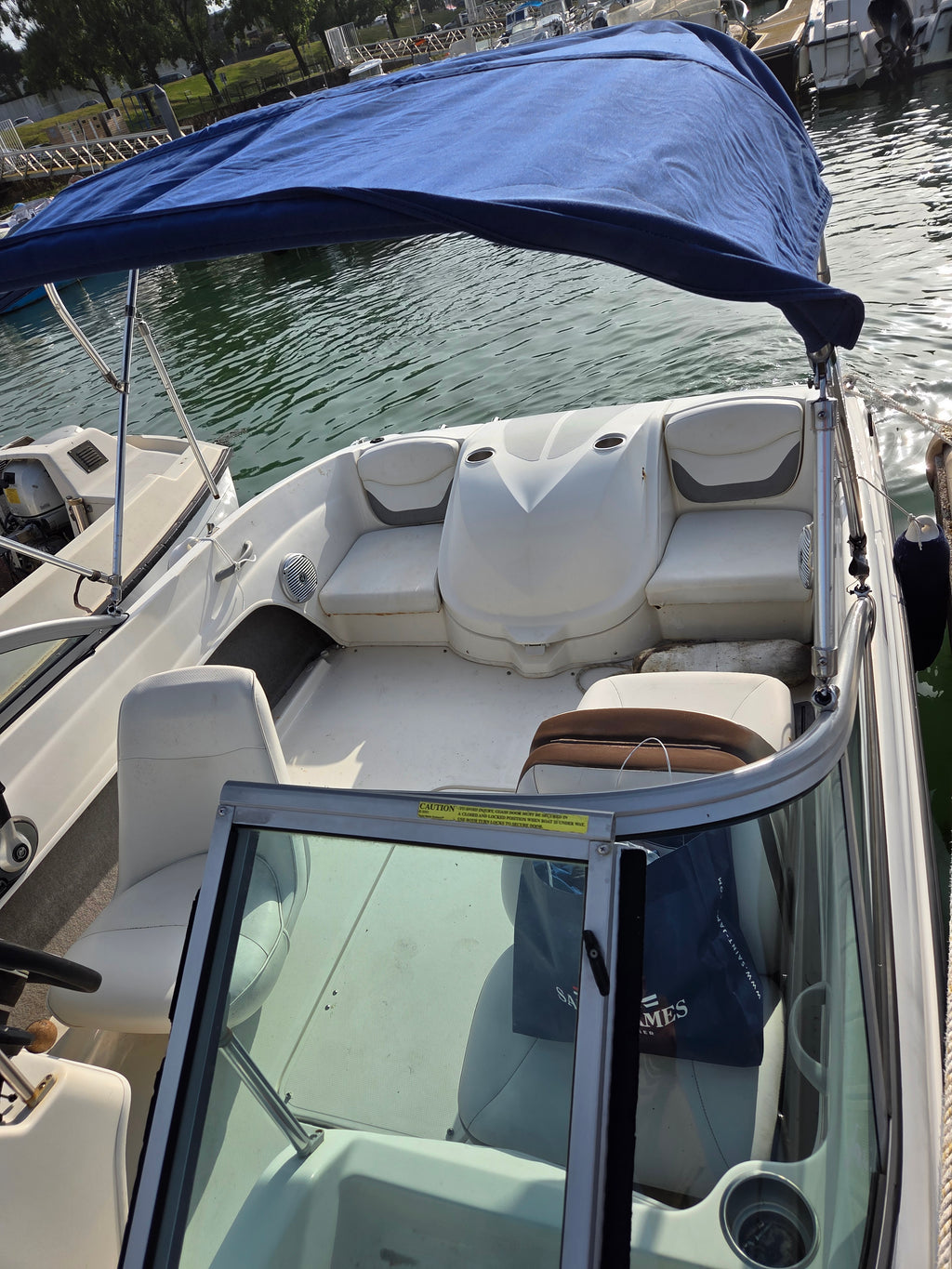 Location bateau avec ou sans permis  Bayliner 111GT à Biarritz Anglet Bayonne – Bateau 6 personnes 150ch