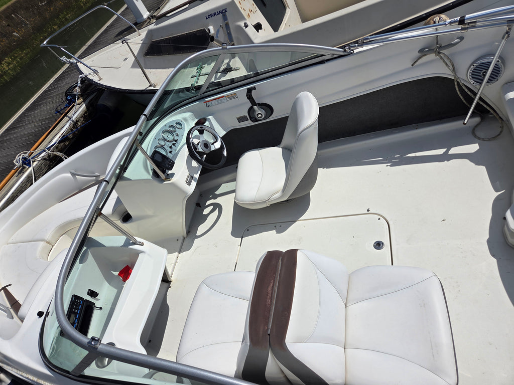 Location bateau avec ou sans permis  Bayliner 111GT à Biarritz Anglet Bayonne – Bateau 6 personnes 150ch