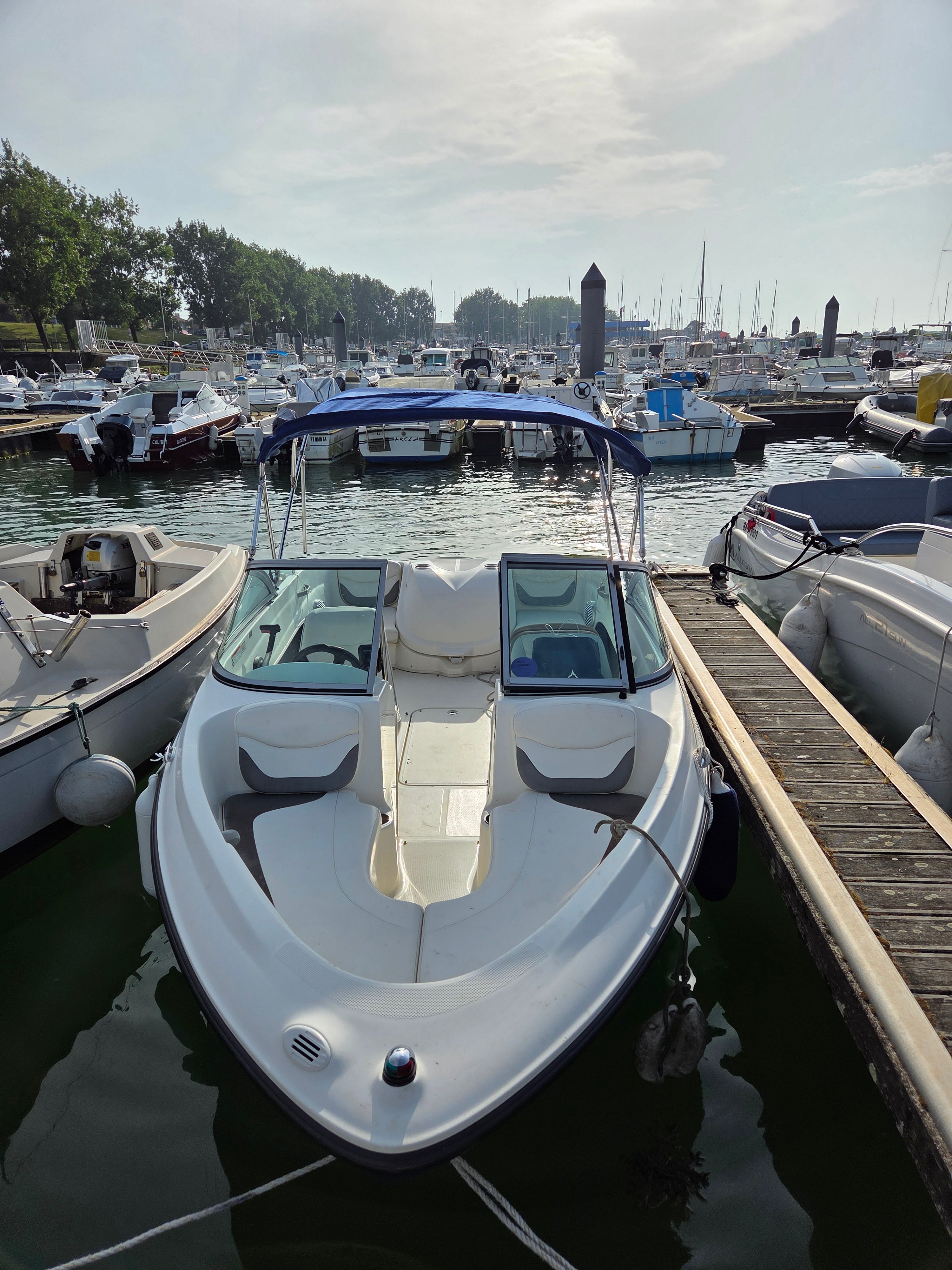 Location bateau avec ou sans permis  Bayliner 111GT à Biarritz Anglet Bayonne – Bateau 6 personnes 150ch