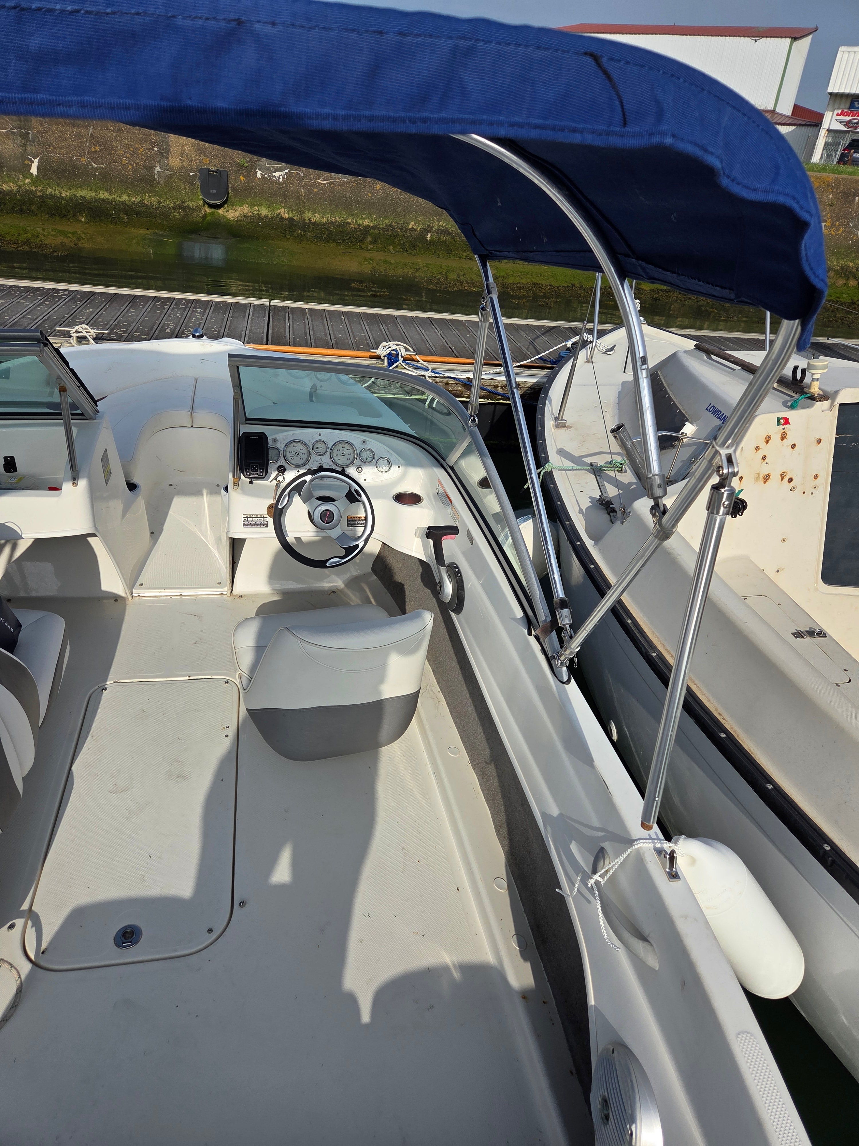 Location bateau avec ou sans permis  Bayliner 111GT à Biarritz Anglet Bayonne – Bateau 6 personnes 150ch