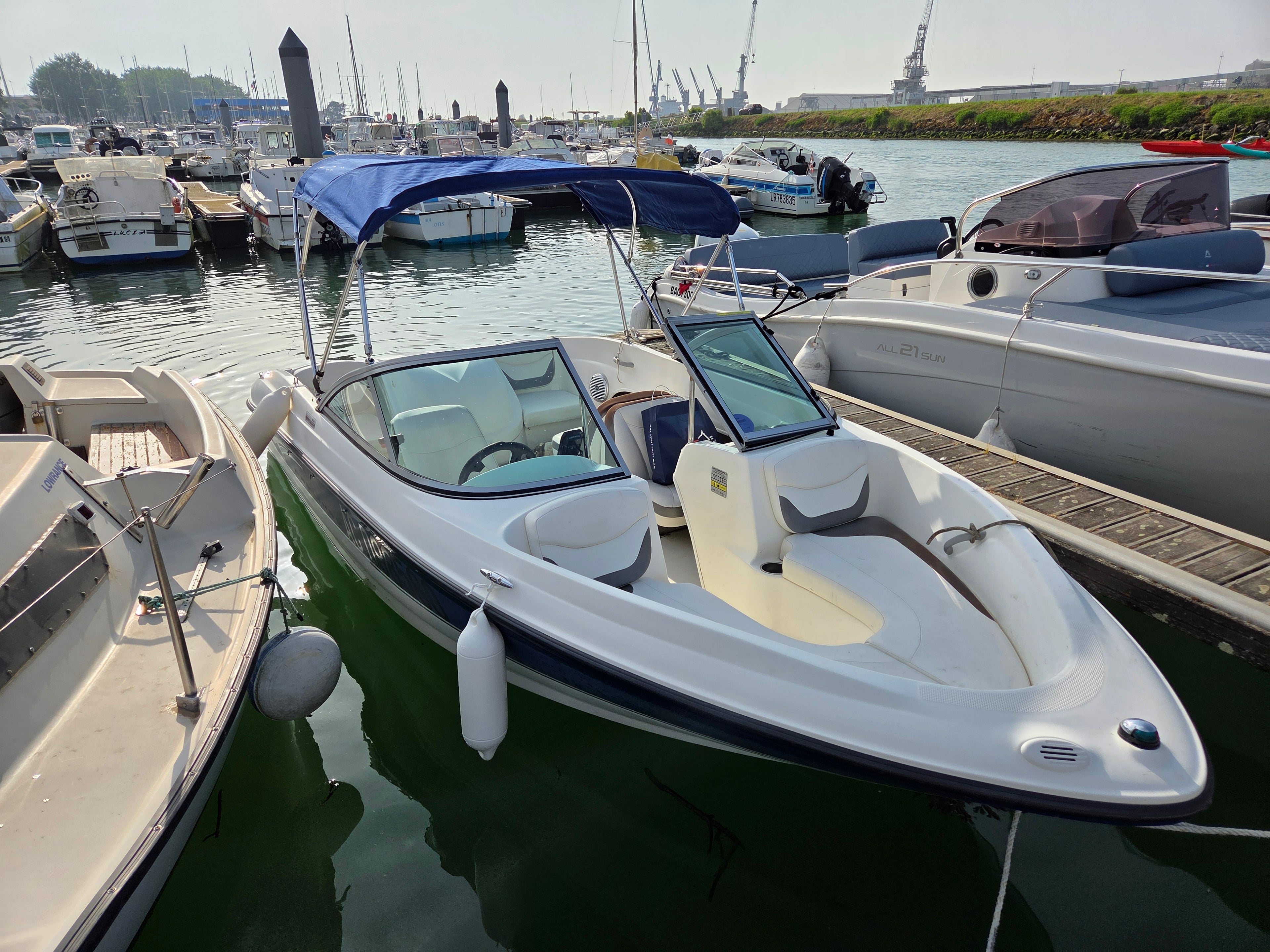 Location bateau avec ou sans permis  Bayliner 111GT à Biarritz Anglet Bayonne – Bateau 6 personnes 150ch